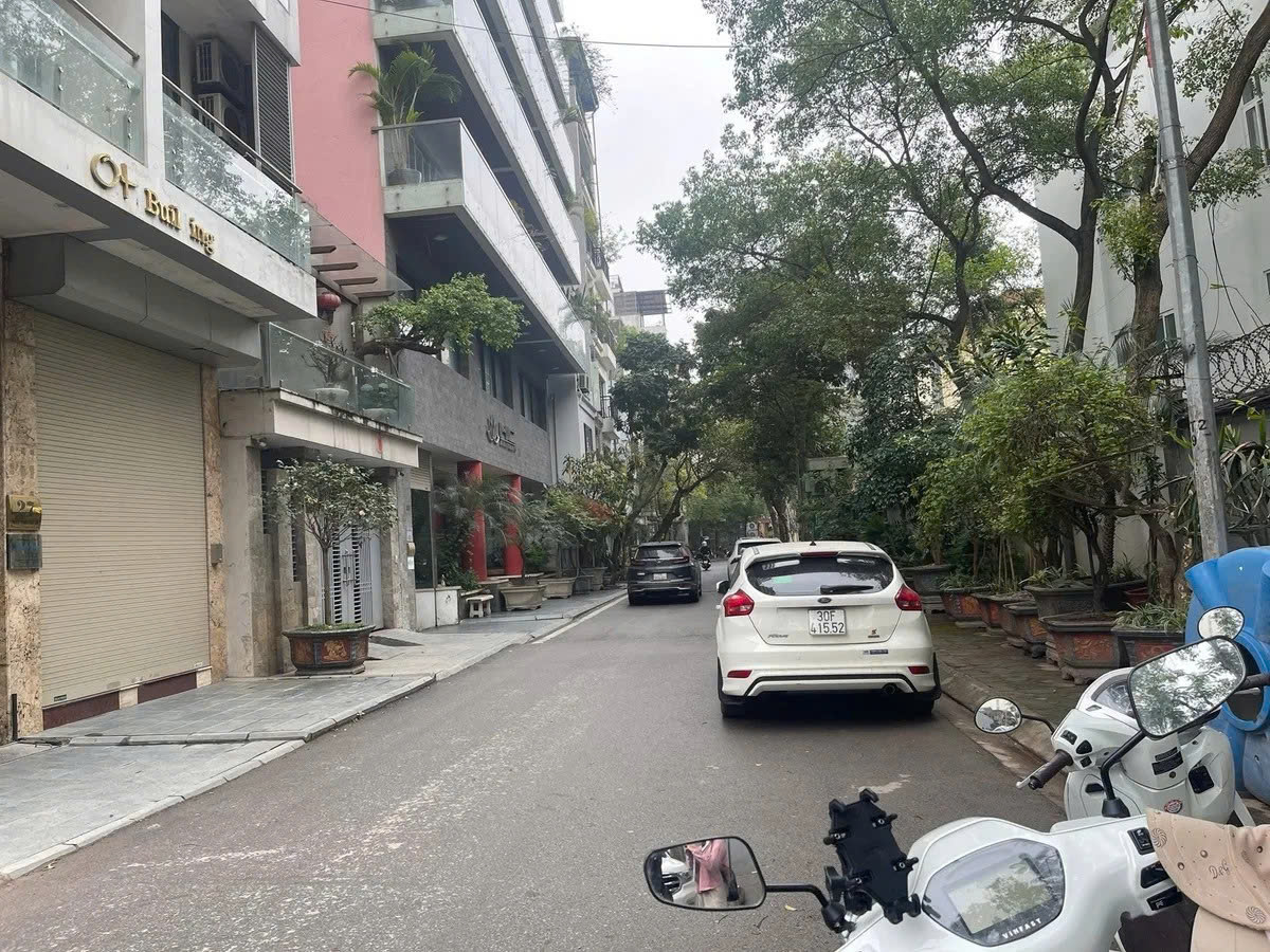 Đất đẹp Đường Âu Cơ 178m2 mặt tiền 9m vỉa hè ô tô tránh đỗ 2 thoáng gần Hồ Tây