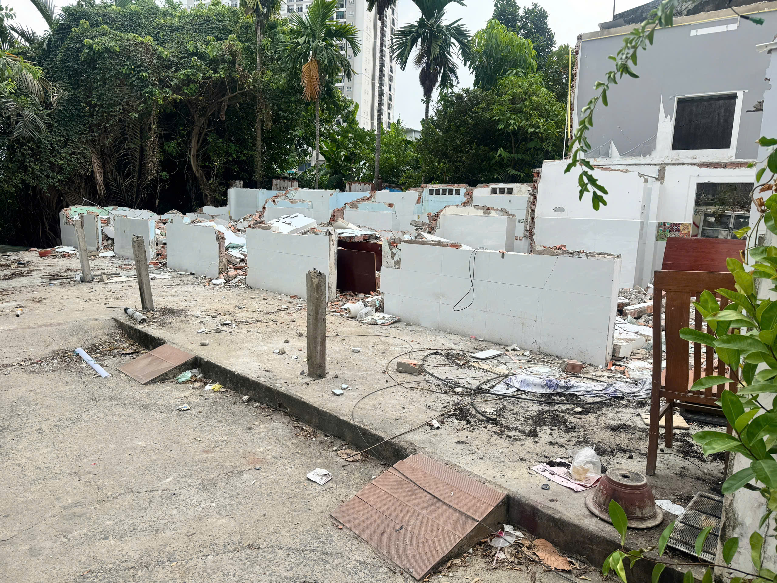 Bán Đất Rạch Xuyên Tâm - Nơ Trang Long, Phường 13, Quận Bình Thạnh, TP HCM.