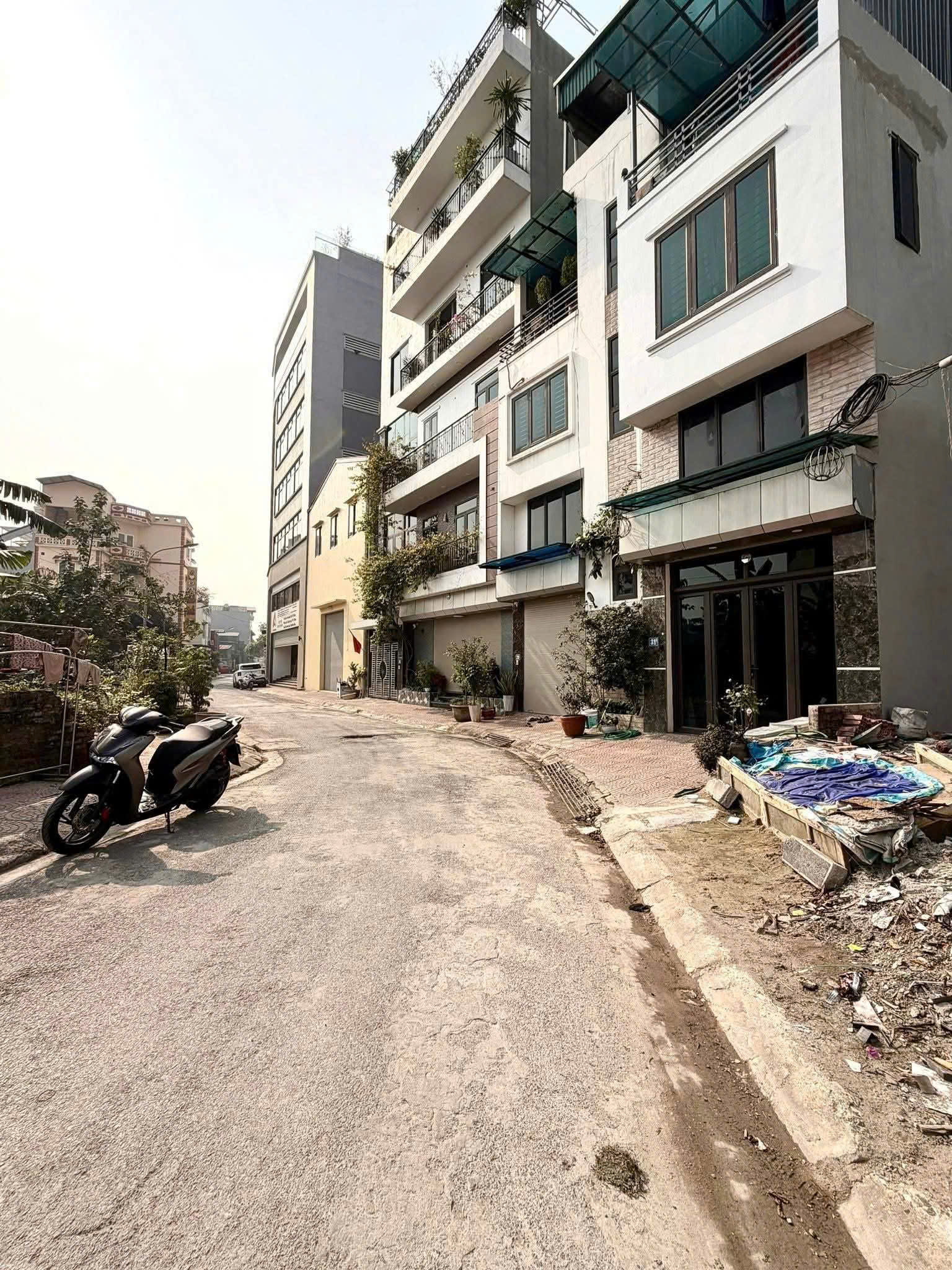 Bán Đất phân lô, vỉa hè , phường Cự khối Long Biên.