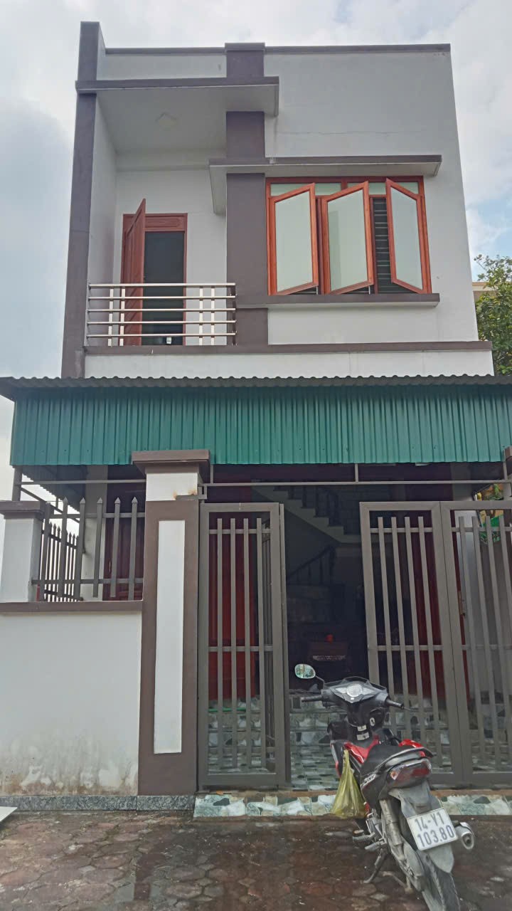 NHÀ ĐẸP – GIÁ TỐT – CHÍNH CHỦ CẦN BÁN CĂN NHÀ TẠI KĐT Hoàng Long, Yên Thanh, TP Uông Bí, Quảng Ninh