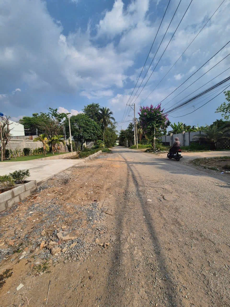 ĐẤT 1/ NHỊ BÌNH 2 – GẦN 1.700M² THỔ – ĐƯỜNG NHỰA TỚI ĐẤT! VỊ TRÍ ĐẸP