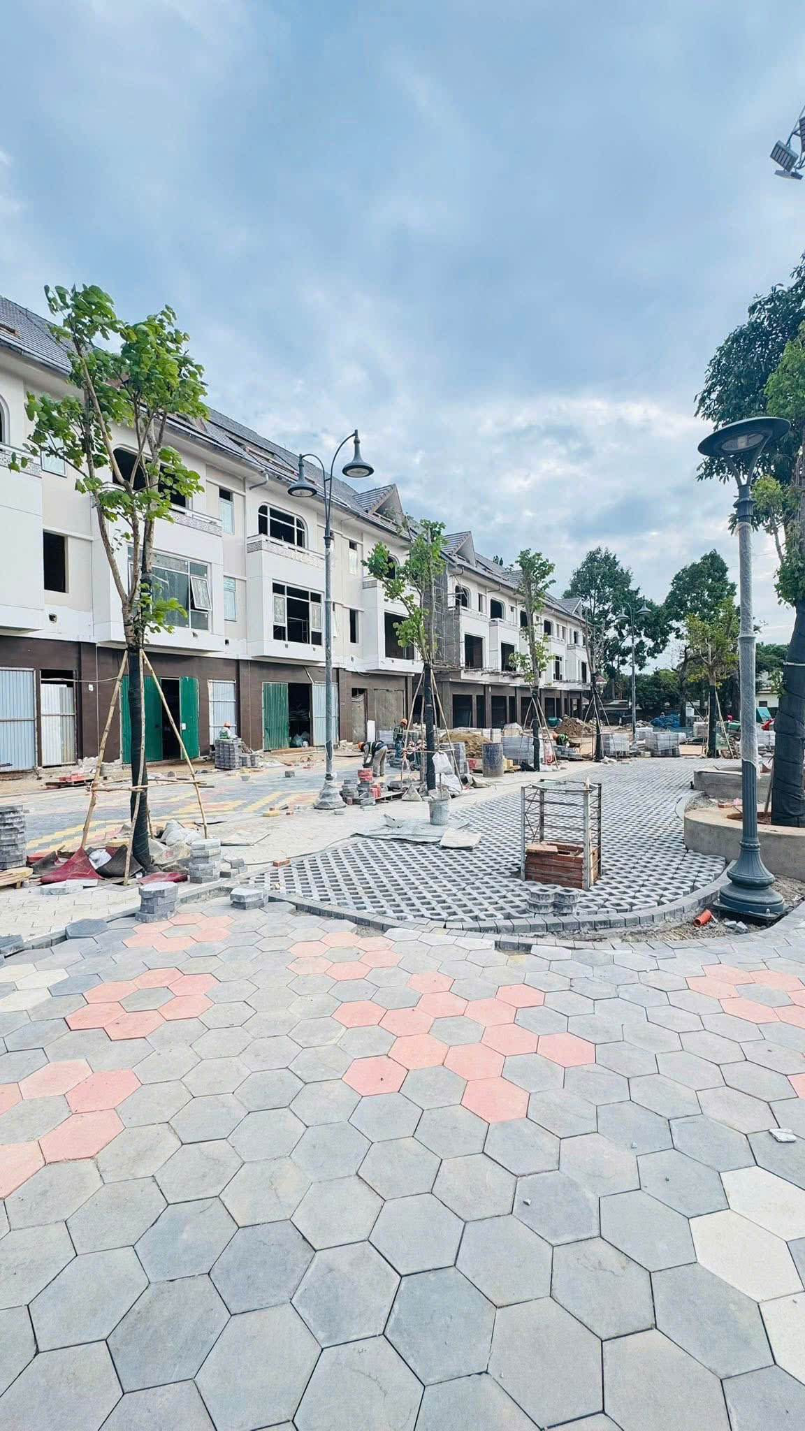 Shophouse nhà phố vườn đối diện hoa viên Ecopalace – 17 căn giới hạn, đẳng cấp
