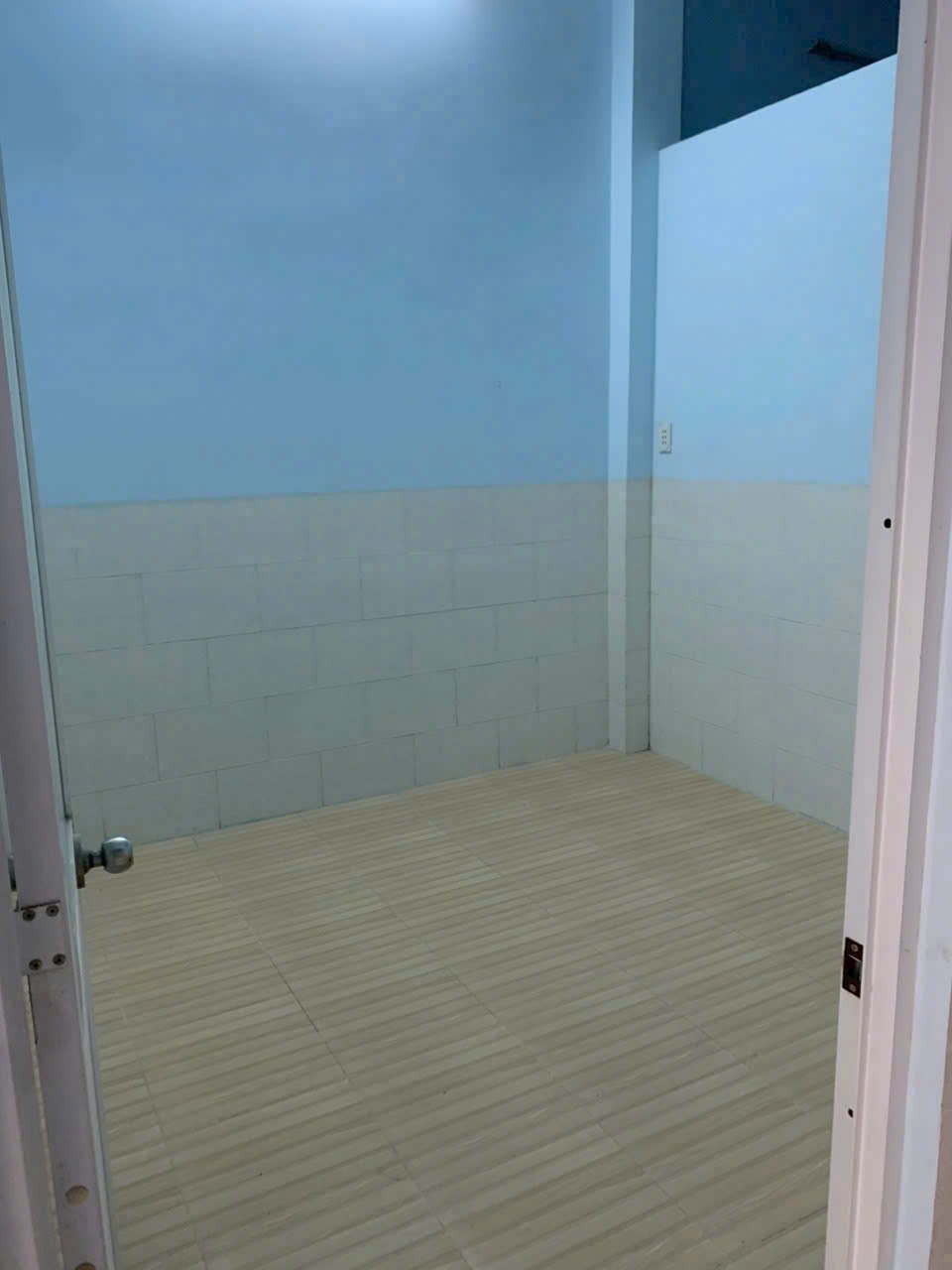 Bán nhà mặt tiền đường số 14, KDC Thuận Đạo, thị trấn Bến Lức dt 87,3m2 1 lầu 3pn,3wc giá 4,65 tỷ