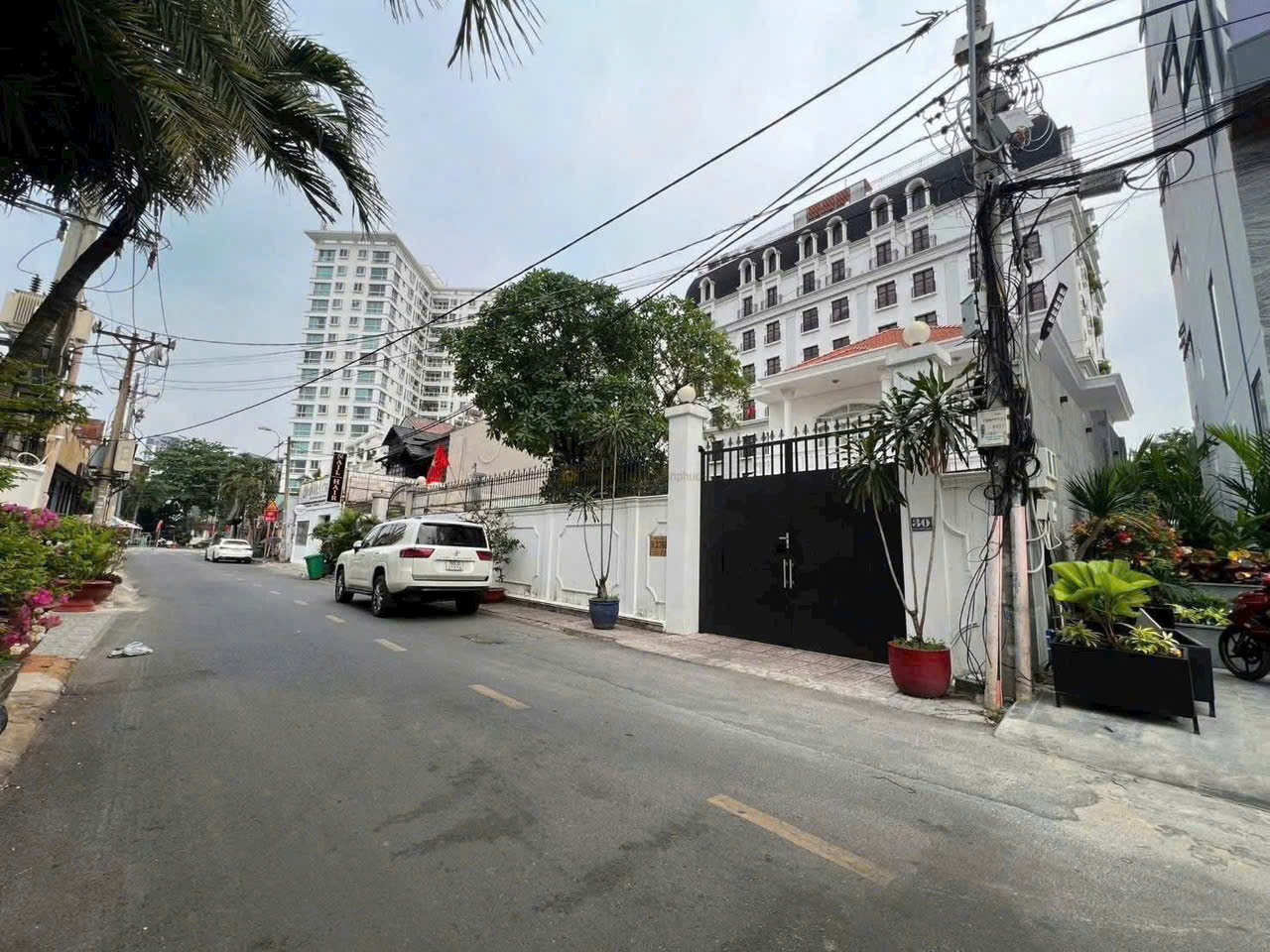 SIÊU BIỆT THỰ KHUÔN ĐẤT LỚN – Đặng Hữu Phổ, phường Thảo Điền, TP. Thủ Đức