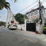  745m2