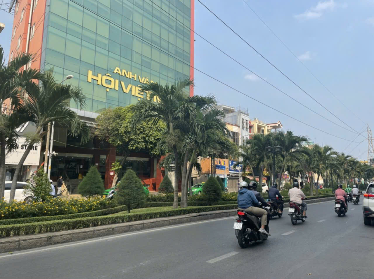 Bán tòa nhà góc 2 mặt tiền Phan Xích Long Phú Nhuận – dòng tiền 725 triệu/tháng.