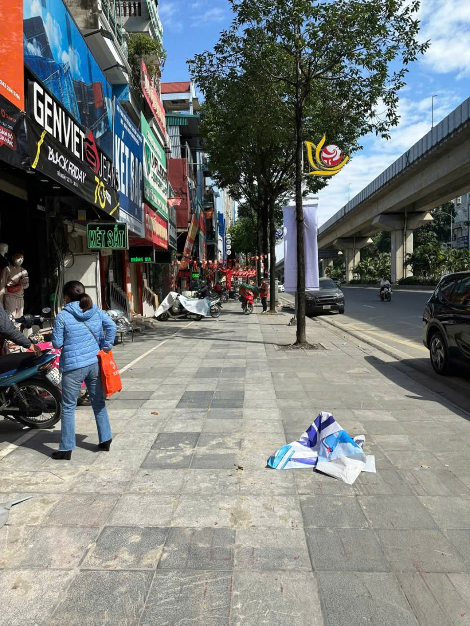 Bán nhà mặt phố Quang Trung phân lô vỉa hè kd DT 70 m 5 tầng Giá 19 tỷ.
