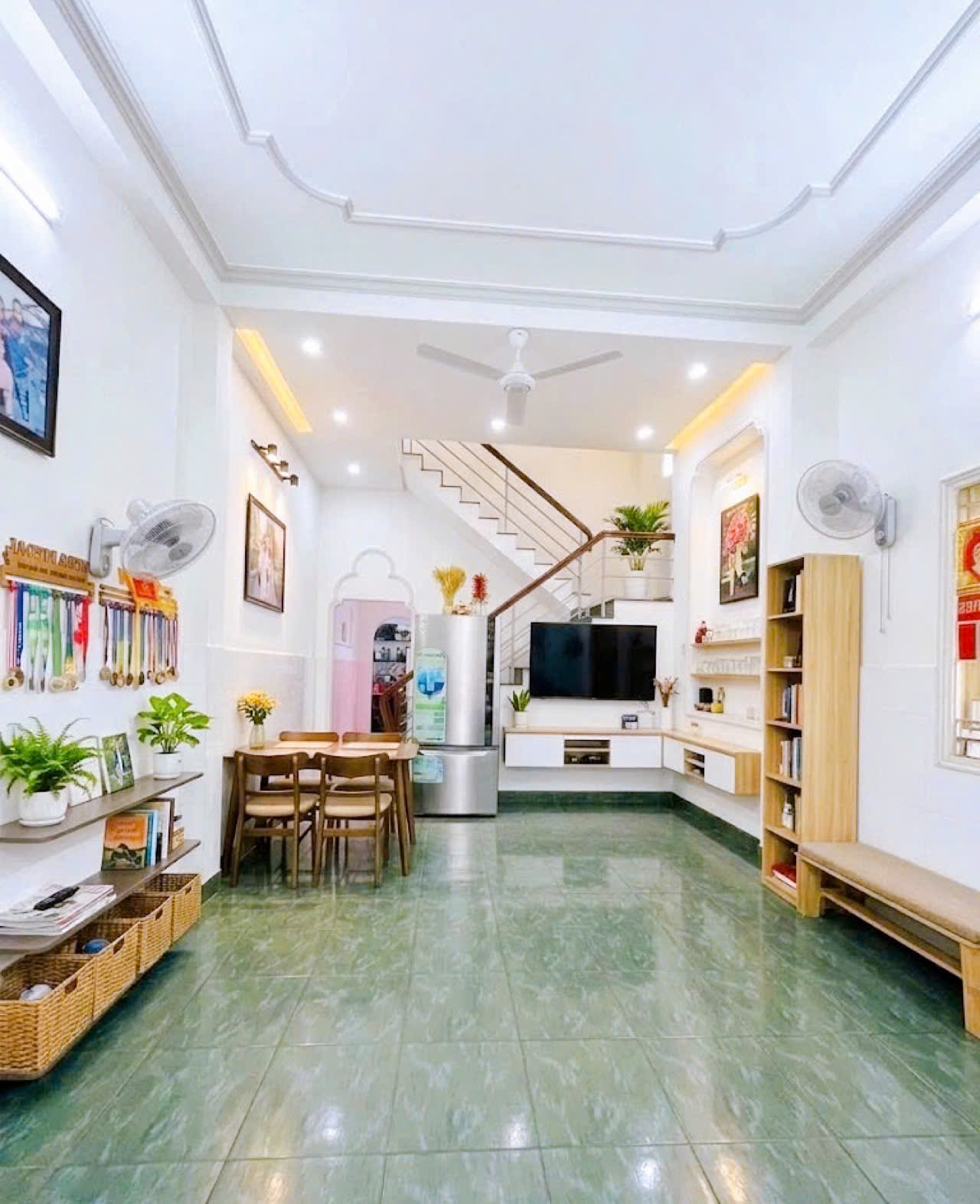 Nhà hẻm Cách Mạng Tháng Tám - QUẬN 10 - 148 m2 - giá 19.5 tỷ