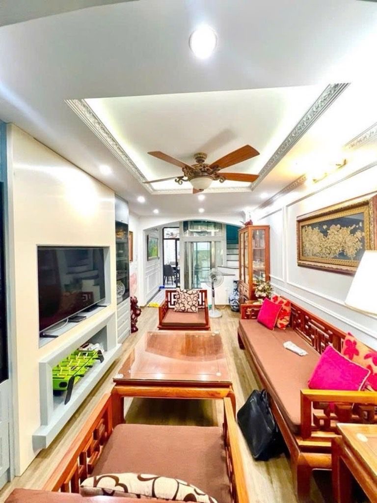 bán nhà phố đội nhân 37m x5 tầng 15,5 tỷ phân lô,gara ô tô,thang máy