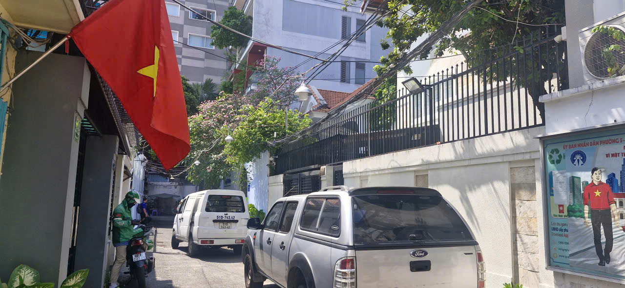 Bán nhà, Hẻm xe hơi tránh Q3, ngang 13m hiếm, 230m² đất đẹp xây building, dòng tiền 1,2 tỷ/ năm.