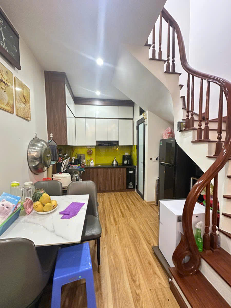 BÁN CĂN HỘ VINCOM NGUYỄN CHÍ THANH – NỘI THẤT LUXURY– 81m2 2 PN GIÁ 16 TỶ