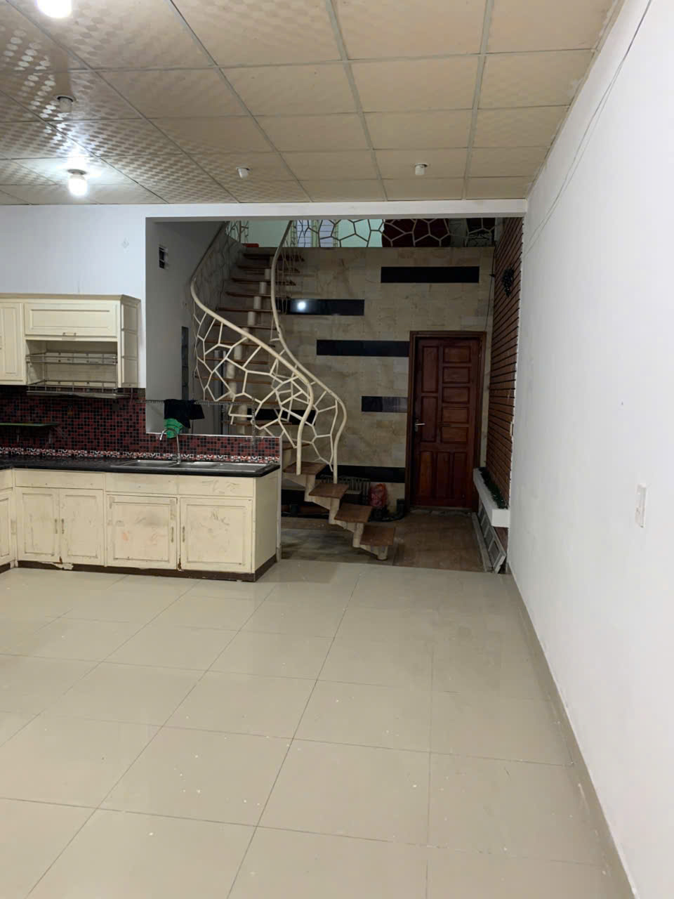 BÁN NHÀ GIÁ TỐT – VỊ TRÍ ĐẸP TẠI BÀU NĂNG 1