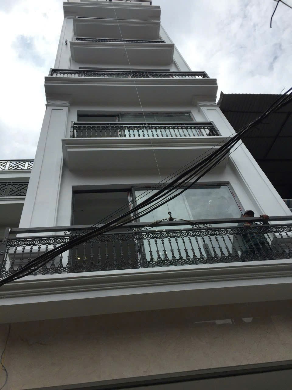 Bán nhà hồ Đắc Di- Đặng Văn Ngữ, diện tích 64 m2, mt 5.04m 7 tầng thang máy đường 2 ô tô tránh