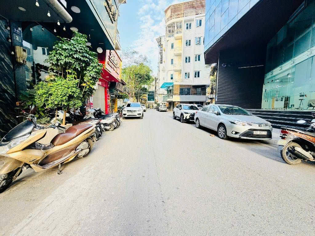 Phố VIP, bán nhà Nguyễn Chánh, 60m, ở ngay, chỉ 29.5 tỷ