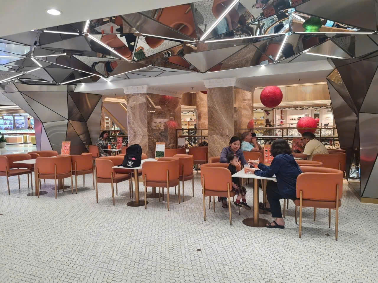 CHÍNH CHỦ SANG NHƯỢNG QUÁN CAFE HOJI TEA HOUSE – TRÀNG TIỀN PLAZA, HAI BÀ TRƯNG, HOÀN KIẾM, HÀ NỘI