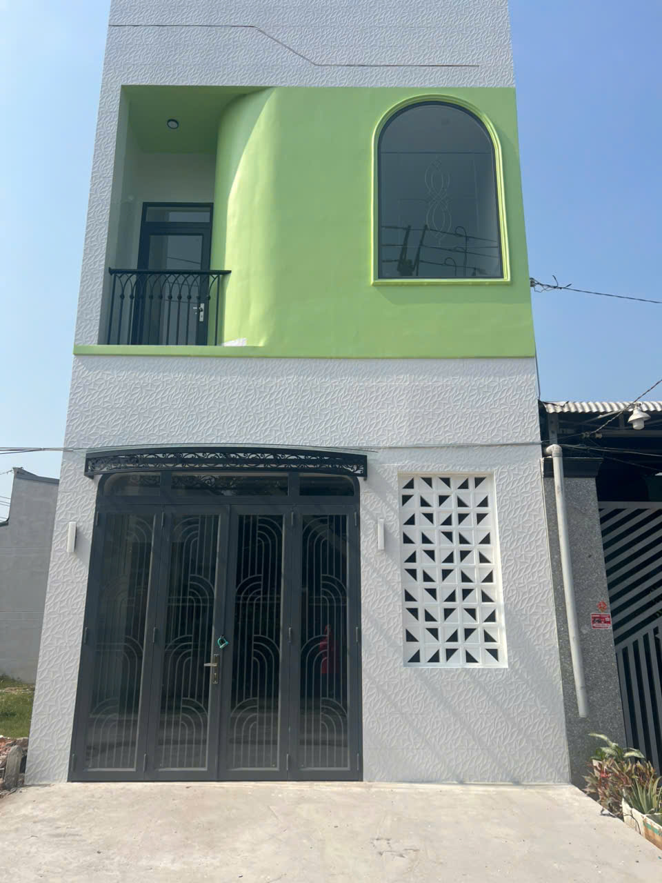CẦN BÁN NHÀ LẦU MỚI – GIÁ CHỈ 1 TỶ 450 TRIỆU - PHƯỜNG LONG HOA - TỈNH TÂY NINH
