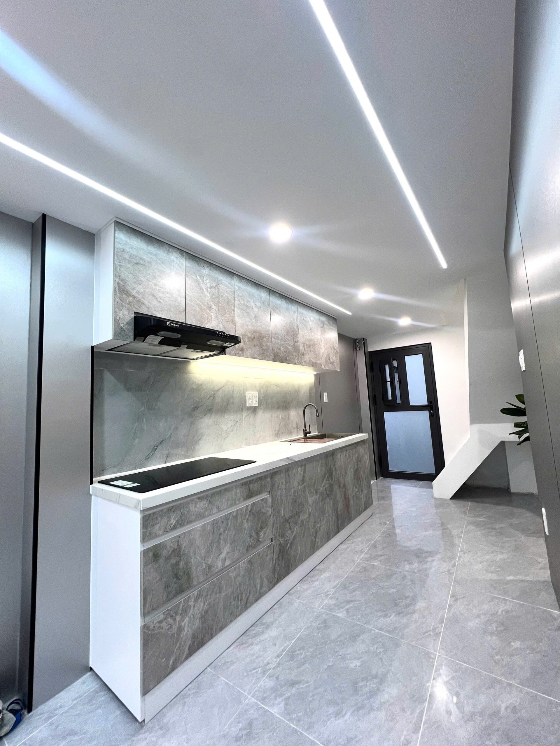 BÁN NHÀ LÝ THÁI TỔ Q10 – GẦN BV NHI ĐỒNG 1 – 3 TẦNG – 3PN – – 5.4 TỶ