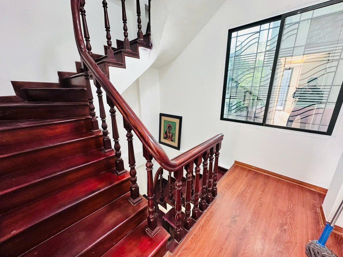 Phố Hoàng Hoa Thám 34m2, 5 tầng, 3 ngủ 2 thoáng vĩnh viễn 11.2 tỷ hiếm Ba Đình