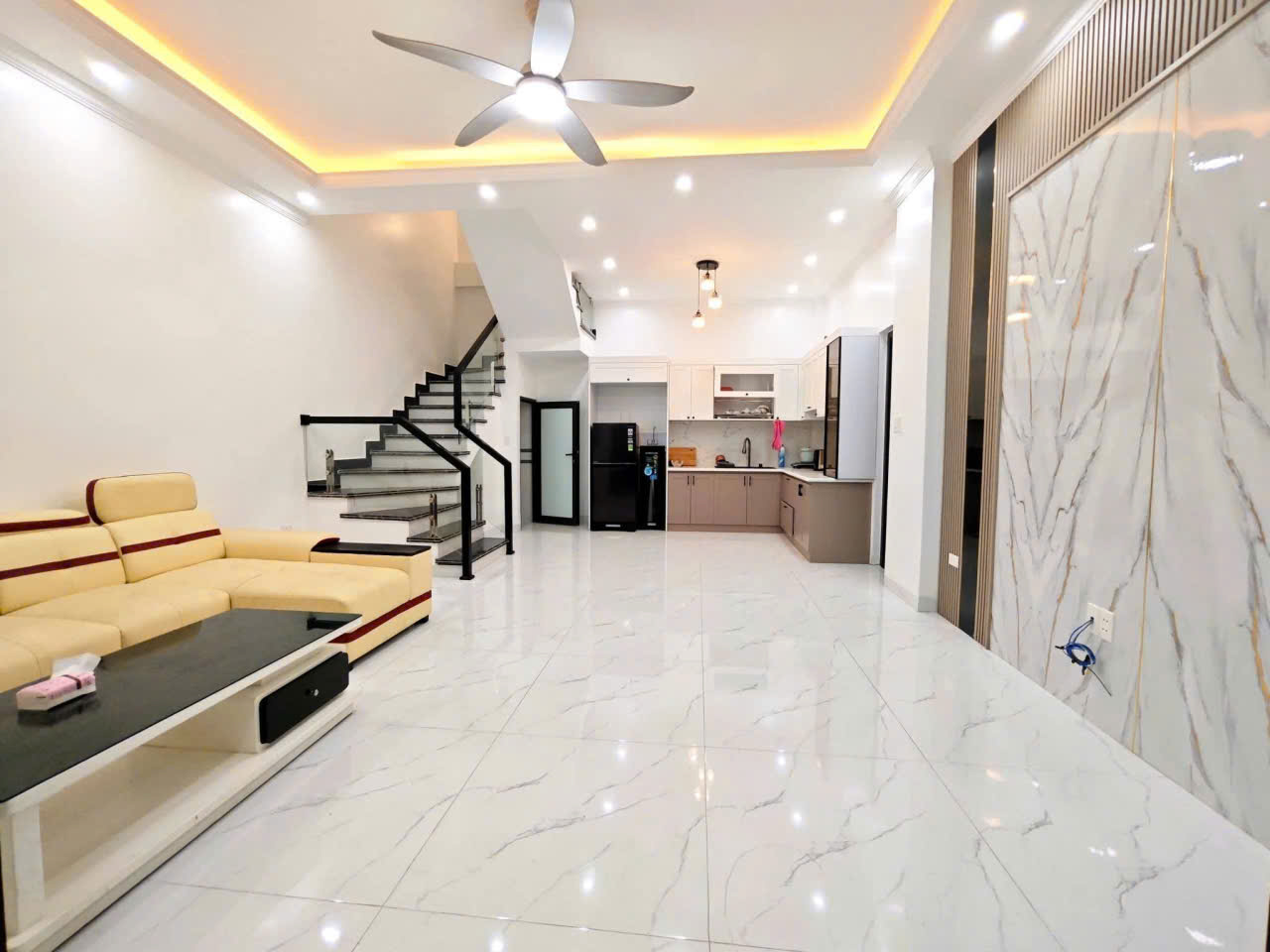 Nhà đẹp 3 tầng phố Lực Hành - 42m 3 tầng - gần Chợ Đằng Lâm