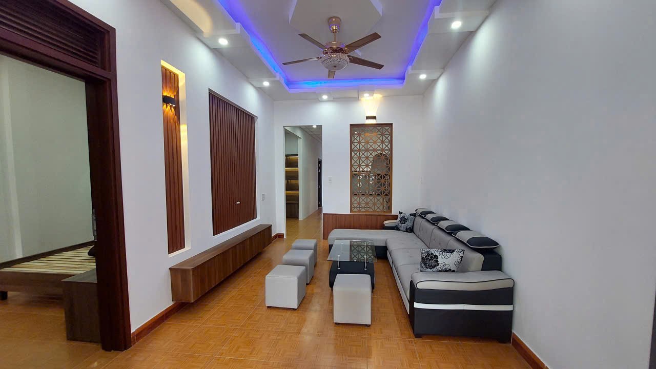 CHÍNH CHỦ BÁN NHÀ ĐẸP - GIÁ ĐẦU TƯ HẺM ĐẦU ĐƯỜNG NGUYỄN TUÂN Phường TÂN THÀNH CŨ