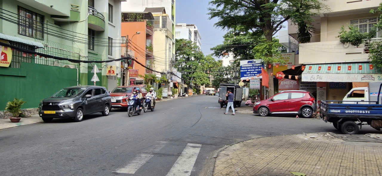 Nhà hiếm Tân Bình, 4 tầng, mặt tiền, đường rộng 18m, có vỉa hè, 5 phút tới Ga T3.