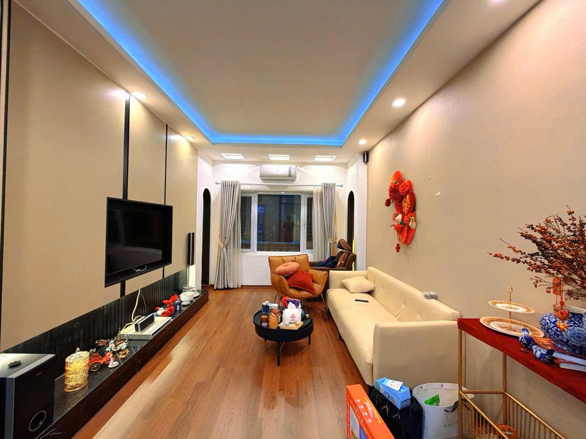 CỰC HIẾM VĂN CAO BA ĐÌNH 30M 5 TẦNG MẶT TIỀN 3,3M 7,5 TỶ