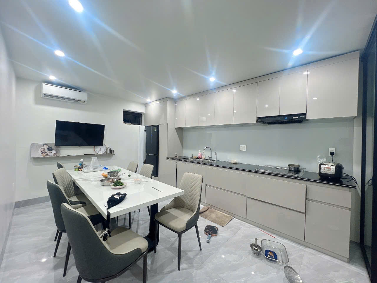 Nhà mặt đường Vũ Chí Thắng - 50m 3 tầng - gần Trần Nguyên Hãn