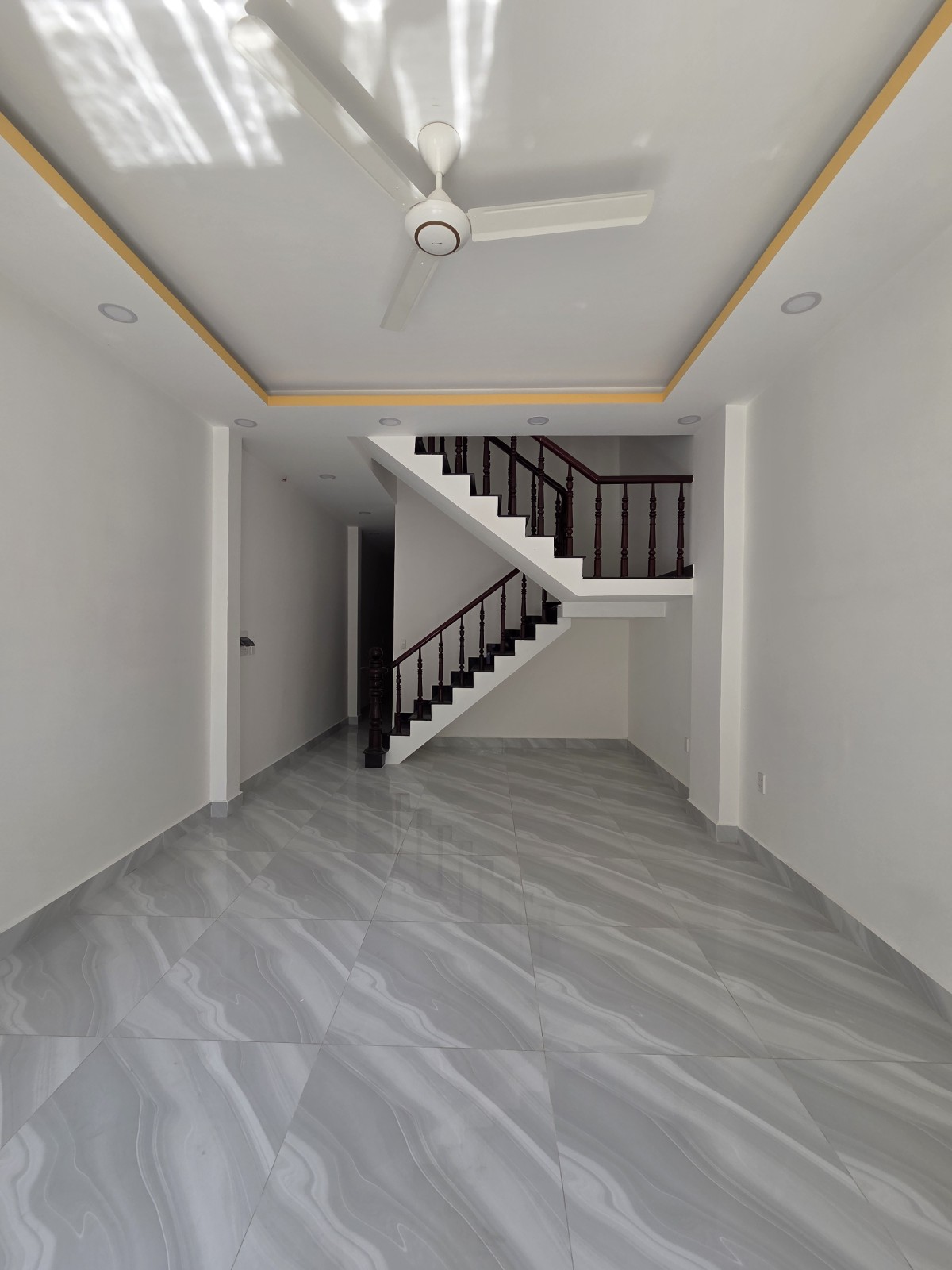 NHÀ 3 TẦNG VỚI 6PN - TRUNG TÂM PHƯỚC LONG B - GIÁ CHỈ 9 TỶ HƠN.