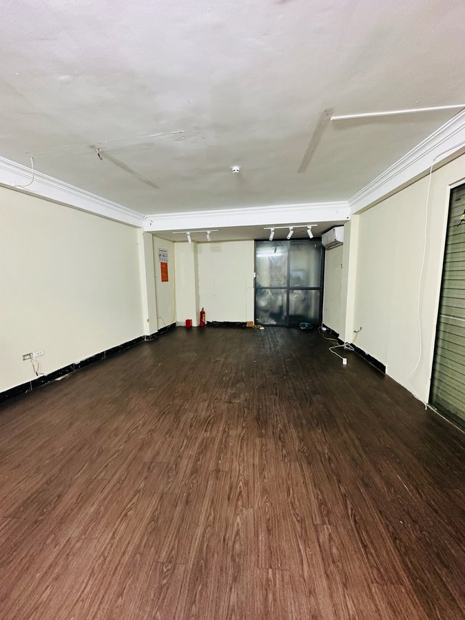 Bán Nhà Mặt Phố Nguyễn Văn Tuyết. Đống Đa. Lô Góc. Ô Tô. Vỉa Hè. DT 40m2. Giá 28.2 Tỷ.