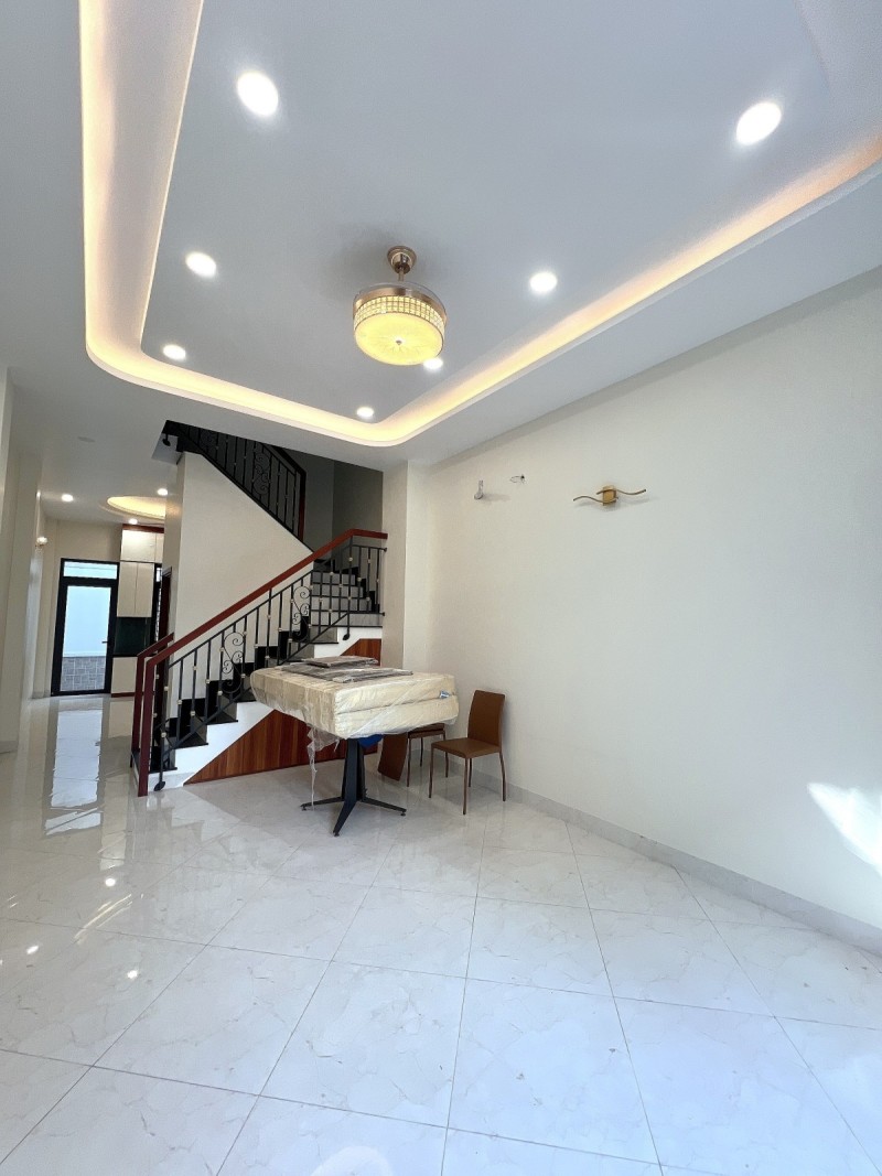 Bán nhà 4 tầng đường số 10 Linh Xuân, Thủ Đức, TP HCM. DT 68m2, 4PN, SH, 6.65 tỷ - 0933125879