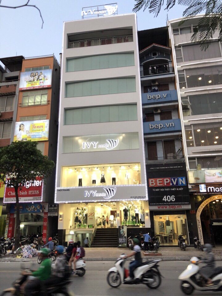 Cho thuê nhà Mặt phố Nguyễn Văn Huyên DT 95m²x7 tầng,MT 8m,Giá:160tr/tháng