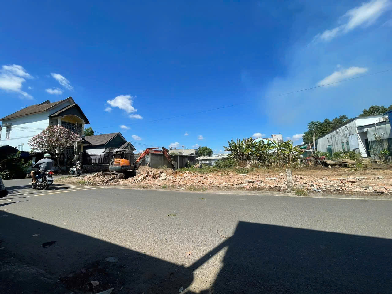 Đất - SÁT THỊ TRẤN TRẢNG BOM - Đường nhựa kinh doanh thông, qua xã Đồi 61, gần đường Lê Duẩn