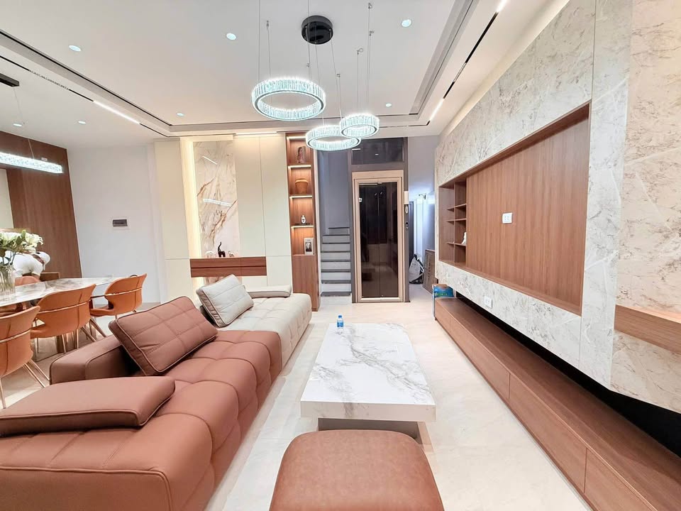 11 TỶ HƠN BA ĐÌNH - 46M2 X 5 TẦNG THANG MÁY - CÁCH MẶT PHỐ 20M - NỘI THẤT XỊN SÒ - HAI THOÁNG