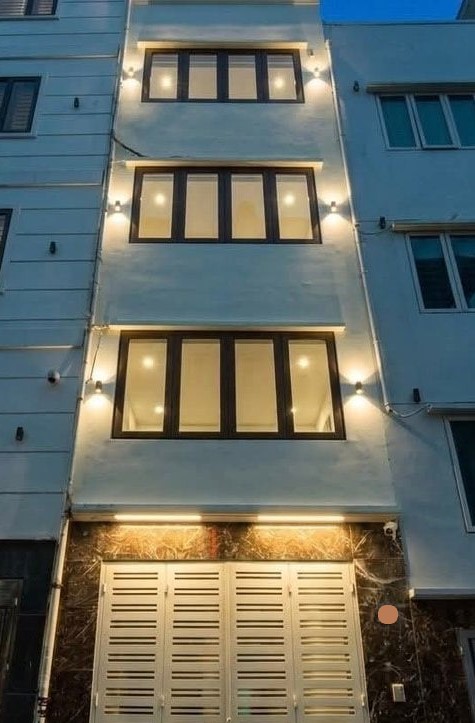 Nhà Đống Đa: Gần Công viên, trường học, phố - 4 ngủ Ở ngay