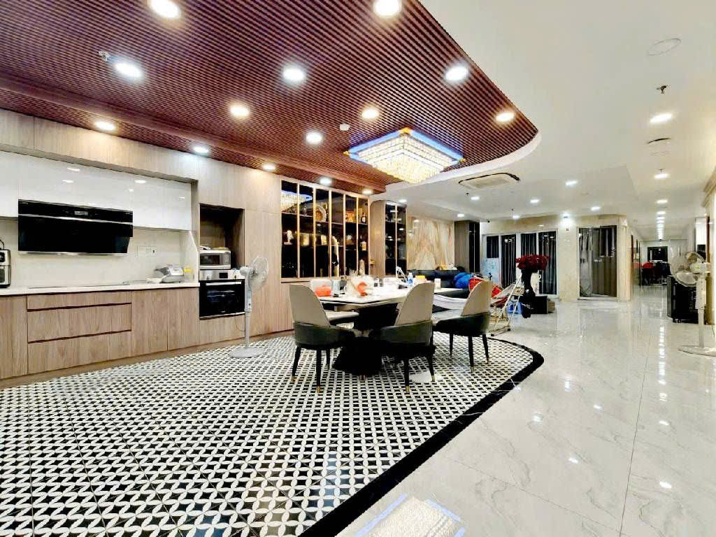 Đỉnh KD CHDV 93PN 8L+Hầm ngang 10m 600m2 MTKD ngay Âu Cơ gần ĐH Văn Hiến TN 550tr 135 tỷ.