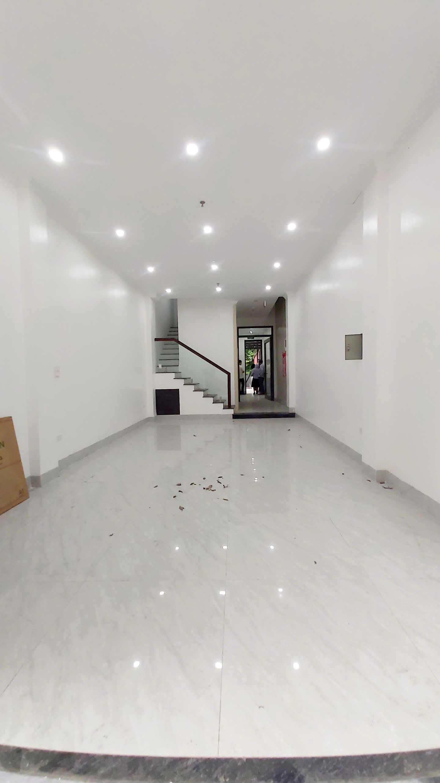 Nhà Mậu Lương 5T thang máy, DT 60/100m2 ô tô 7 chỗ ngủ trong nhà, chỉ 15 tỷ