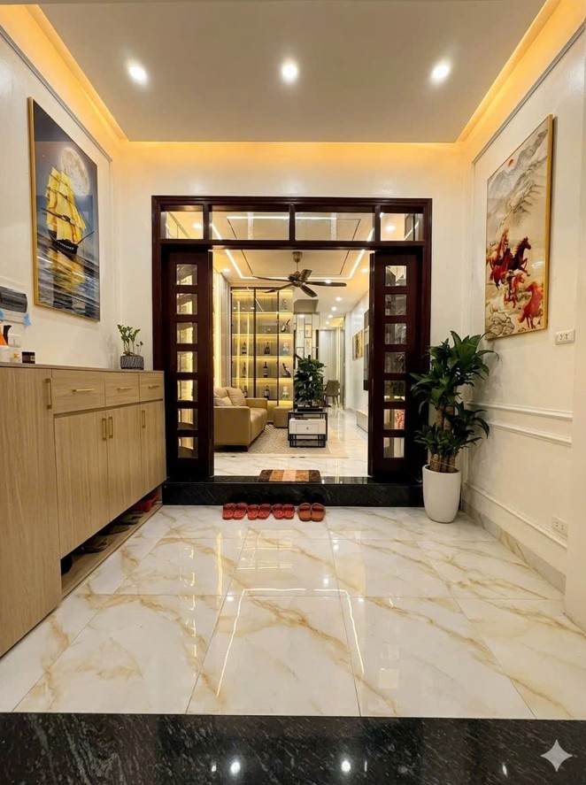 SIÊU PHẨM LÔ GÓC 3 mặt thoáng -- Nở hậu - Tâm điểm Hai Bà Trưng - 44m2 x 4 tầng - 9.X tỷ