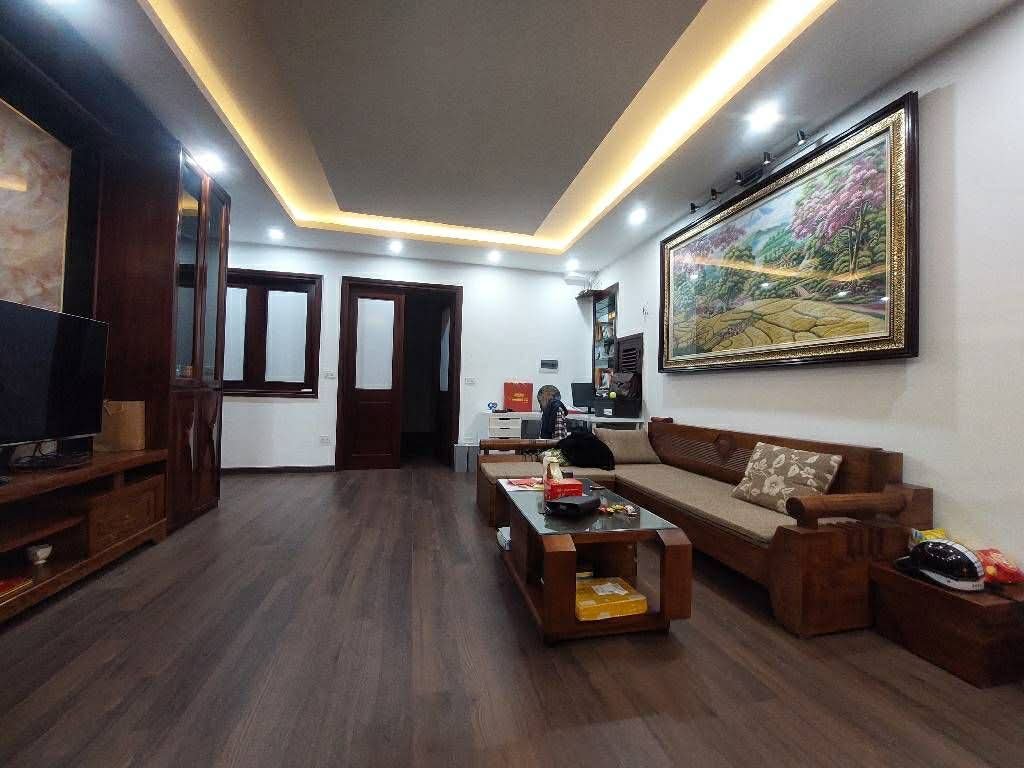 NHÀ ĐẸP PHỐ VỌNG – DIỆN TÍCH 76,6M2 – 5 TẦNG – KHÔNG GIAN SỐNG THƯ GIÃN.
