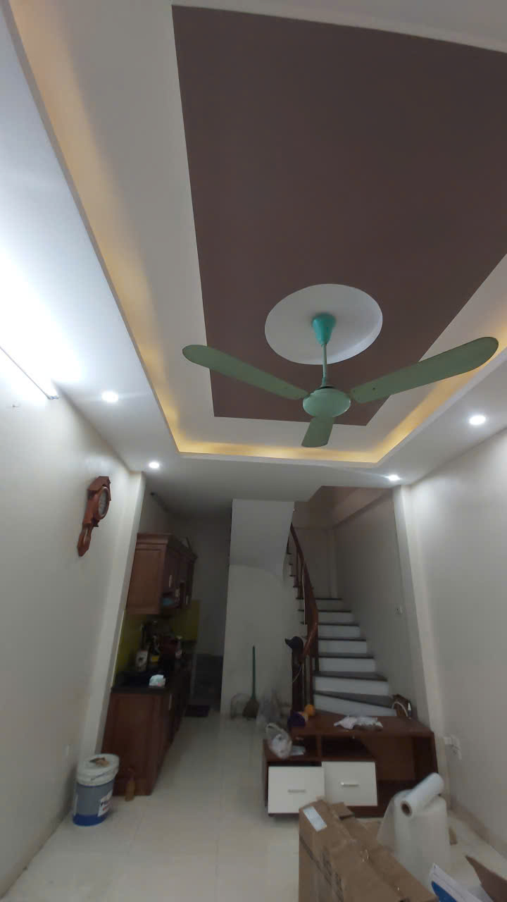 Nhà Hà Trì dân xây chắc chắn 5 tầng, 37m2, ô tô đỗ cực gần, hàng xóm thân thiện.