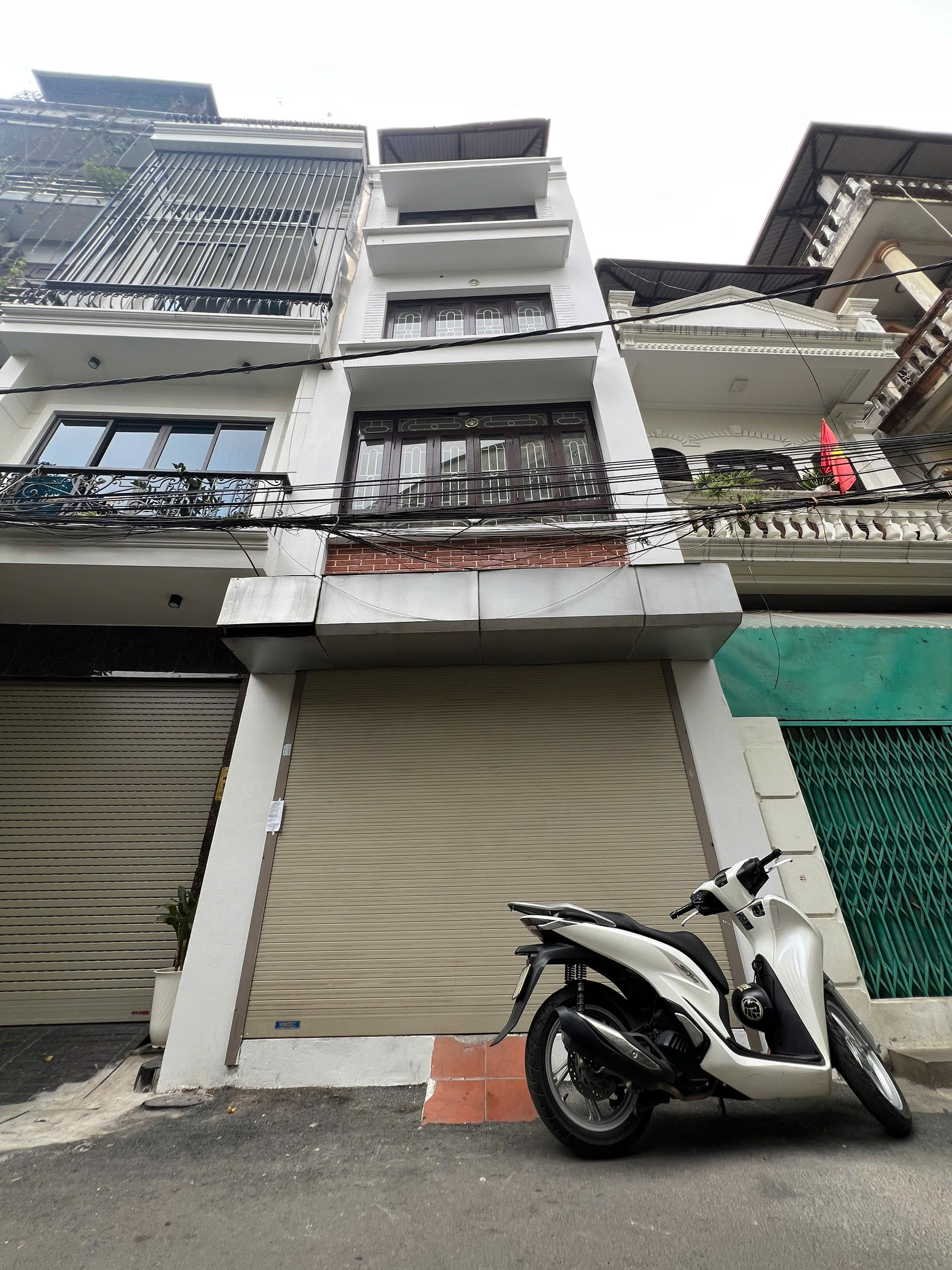 HOÀNG QUỐC VIỆT - PHÂN LÔ - ÔTÔ TRÁNH - VIEW THOÁNG SÁNG