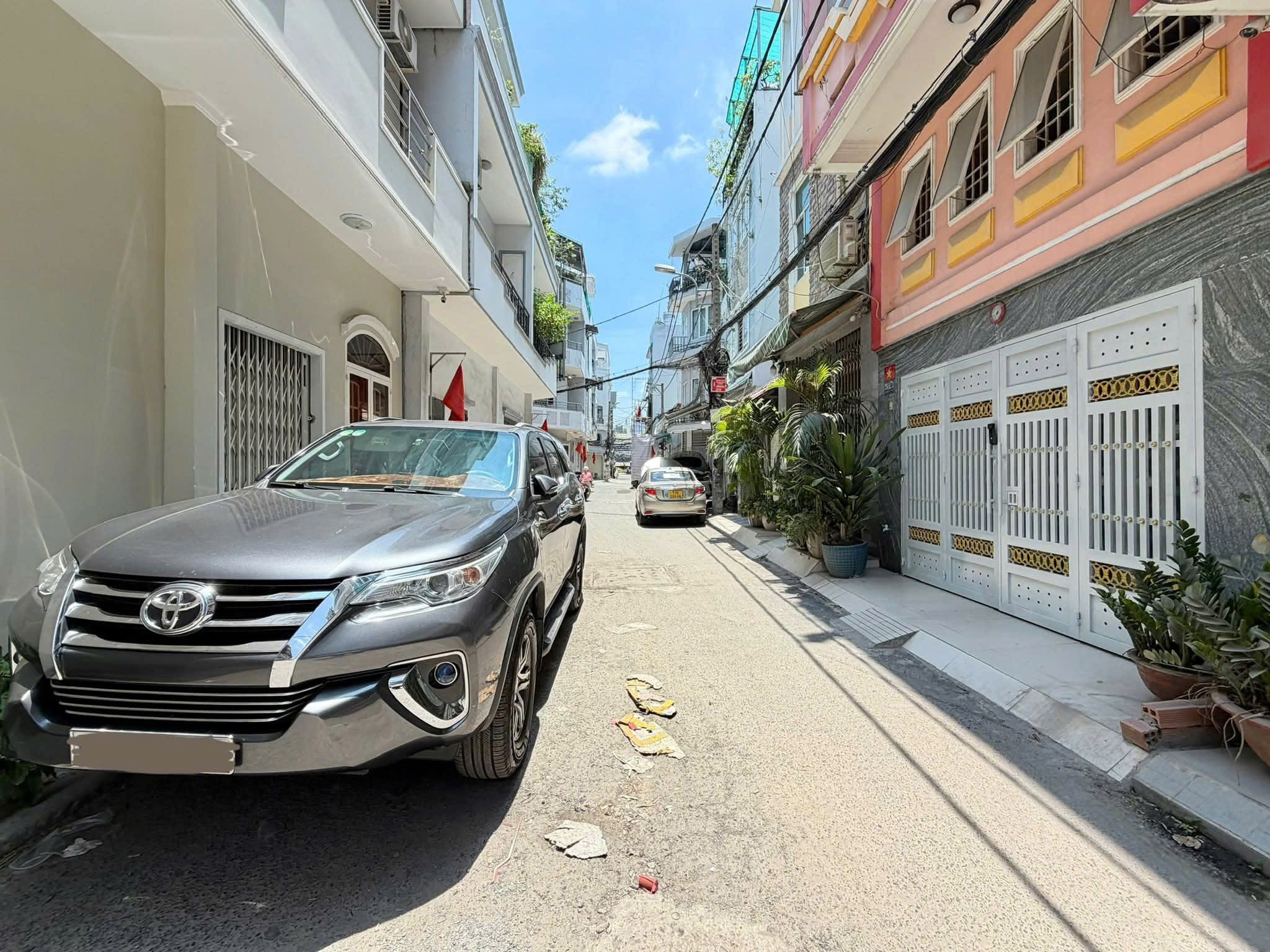 XE TẢI TRÁNH -PHAN VĂN TRỊ BÌNH THẠNH - SÁT VÁCH VINCOM & EMART - NGANG 5M CỰC HIẾM