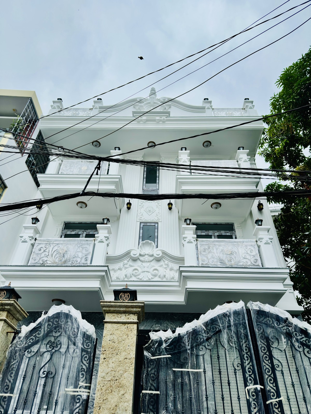 TÒA NHÀ CHDV CAO CẤP BÌNH THẠNH - 164m2 NGANG 8.5M CỰC HIẾM - DOANH THU 140TR/THÁNG