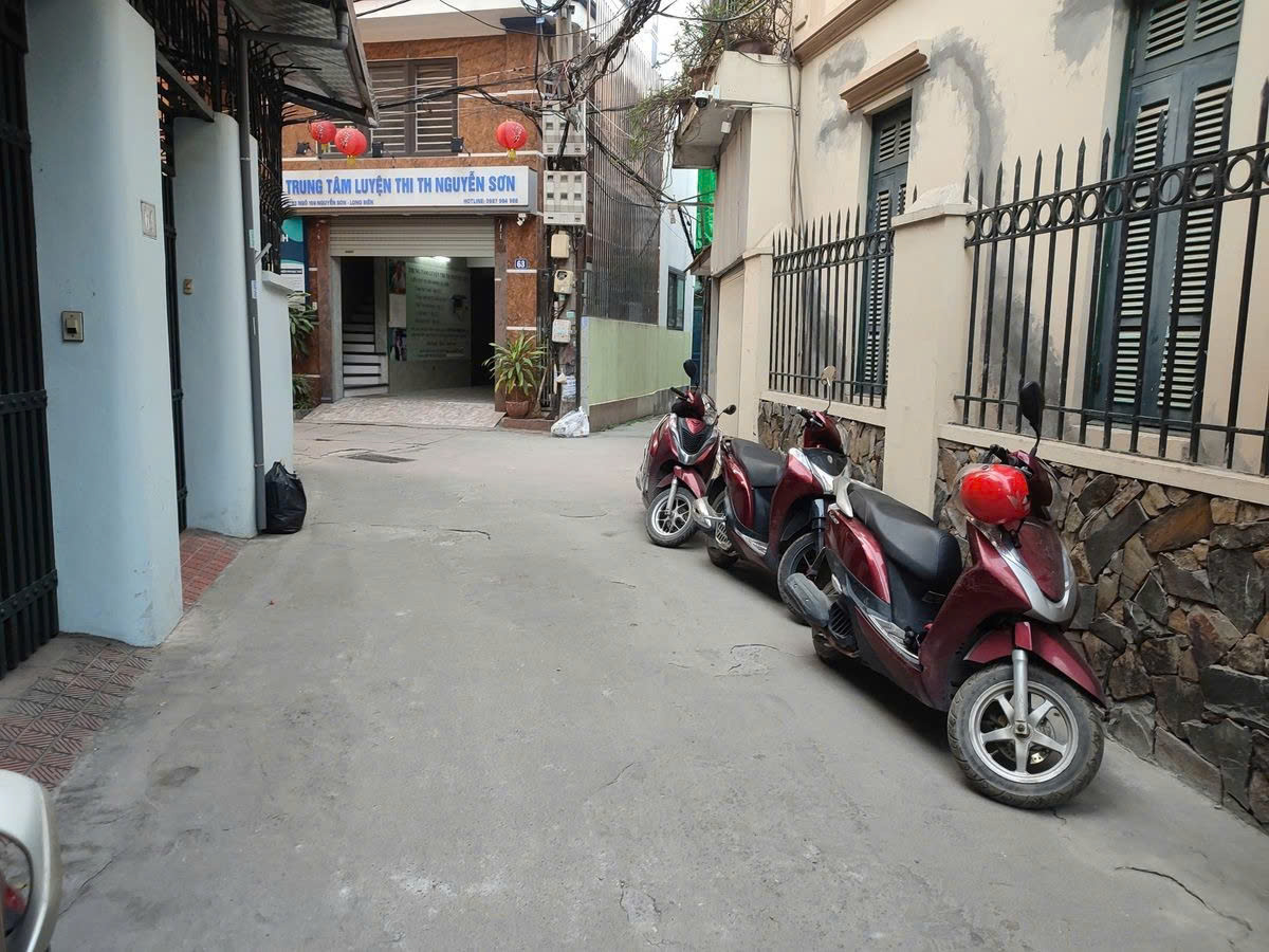 BÁN NHÀ PHỐ NGUYỄN SƠN – HÀNG KHÔNG 60m² – 5 tầng – 4 PN- Thang máy .