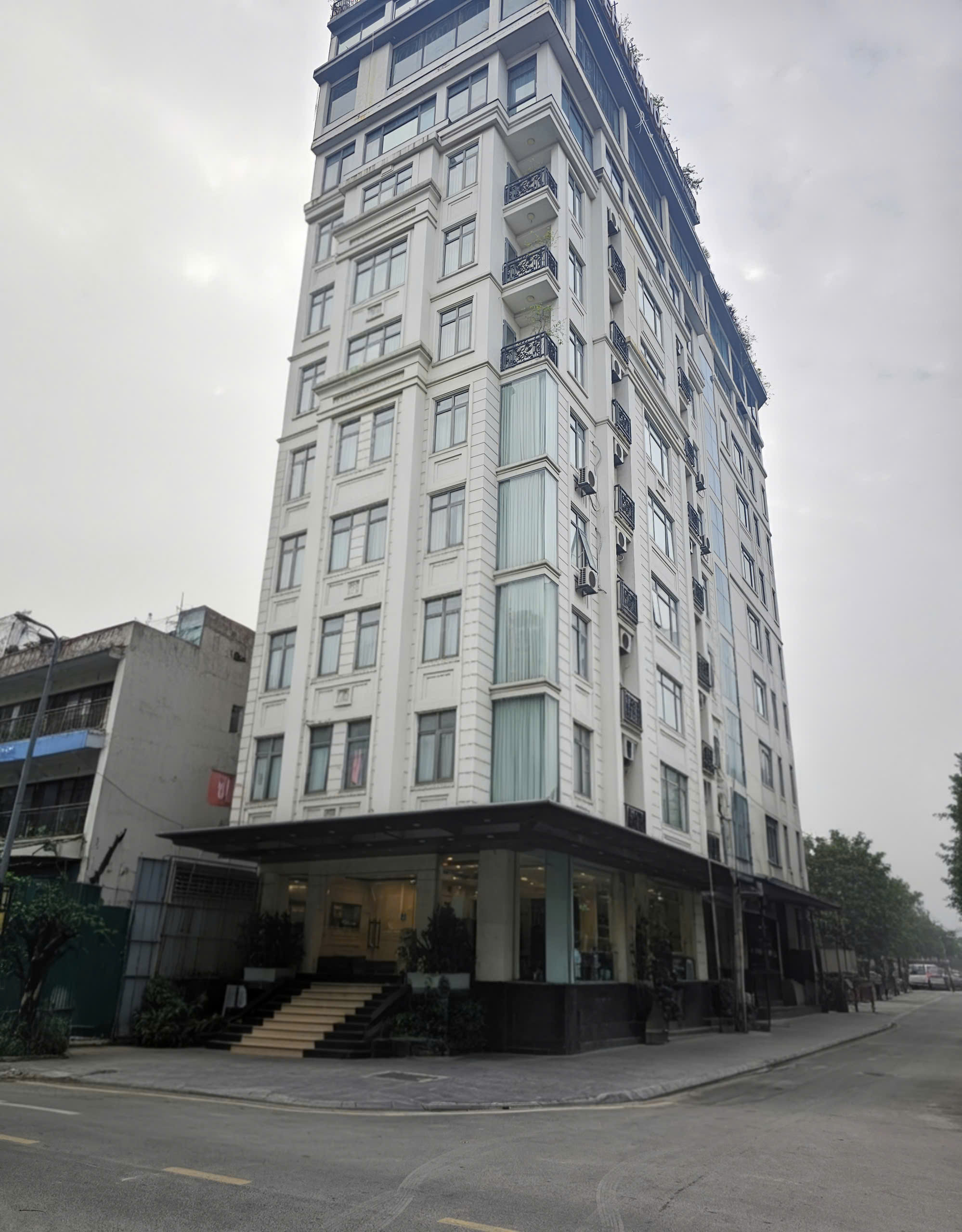 Cho thuê nhà căn góc, Duy Tân, Thành Thái, Trần Thái Tông; 265m2* 11T