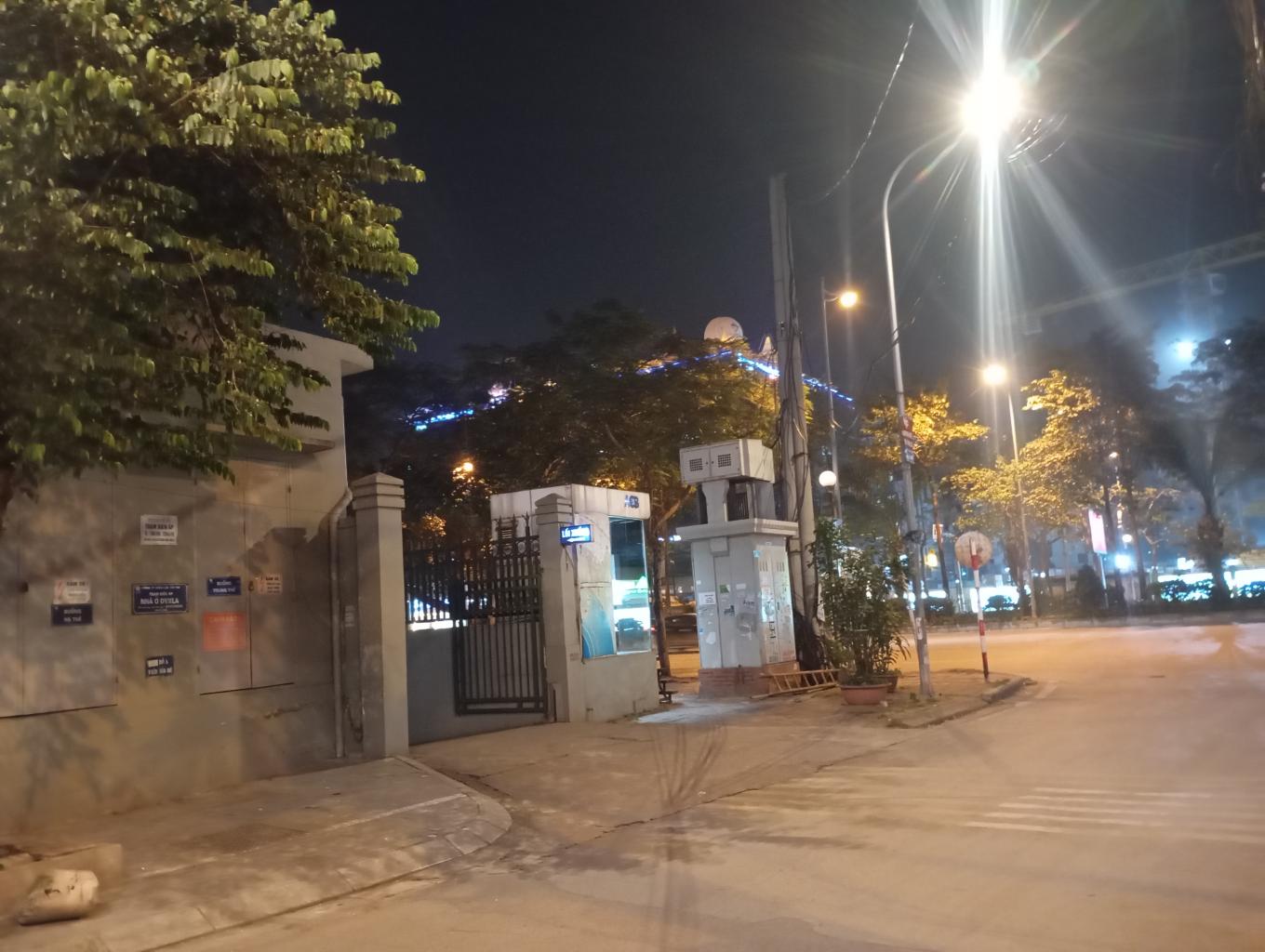 Bán nhà Vị trí nhà gần khu Liên Cơ, Tây Hồ, ngõ ô tô tránh, Dừng đỗ ngày đêm , ngõ thông các ngả chỉ 30m ra đường Võ Chí Công 50 ra Hồ Tây lộng gió, vị trí kết