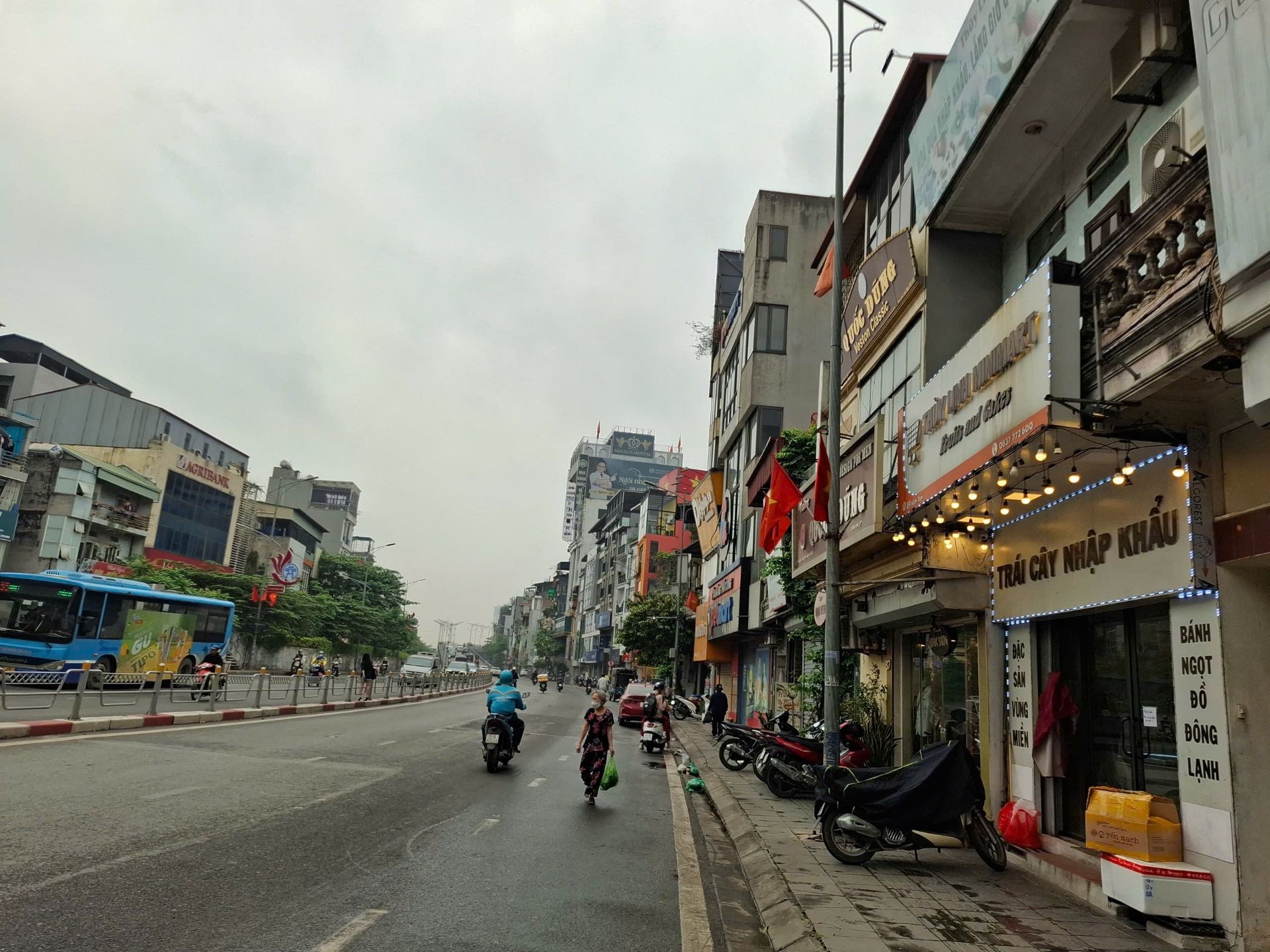BÁN NHÀ MẶT PHỐ NGHI TÀM-VỈA HÈ-KINH DOANH SẦM UẤT-GIAO THÔNG THUẬN TIỆN-WIEW DỰ ÁN SÔNG HỒNG ĐẲNG CẤP
