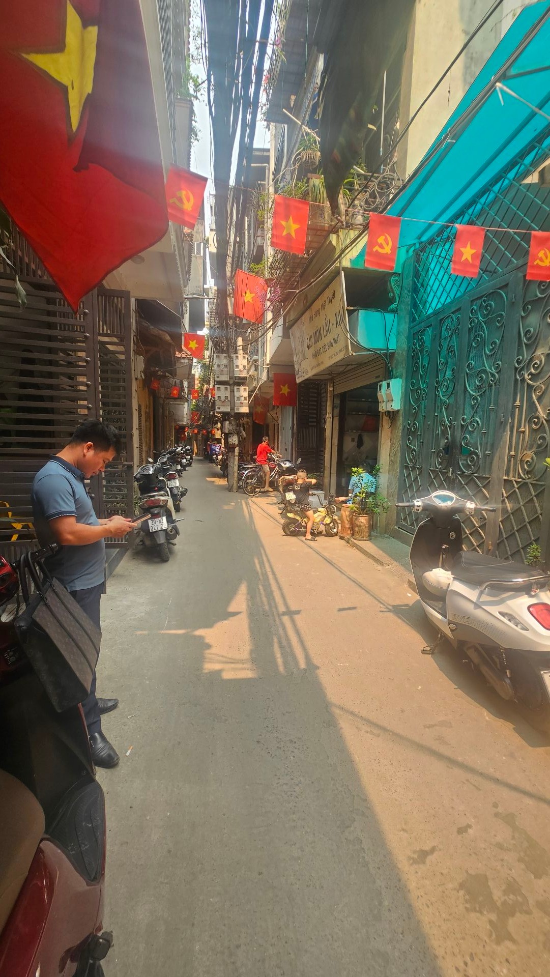 BÁN NHÀ LÕI ĐỐNG ĐA Ô CHỢ DỪA-NHÀ 5 TÂNG MẶT NGÕ THÔNG GẦN Ô TÔ - FULL 7 PHÒNG KHÉP KÍN CHO THUÊ DÒNG TIỀN