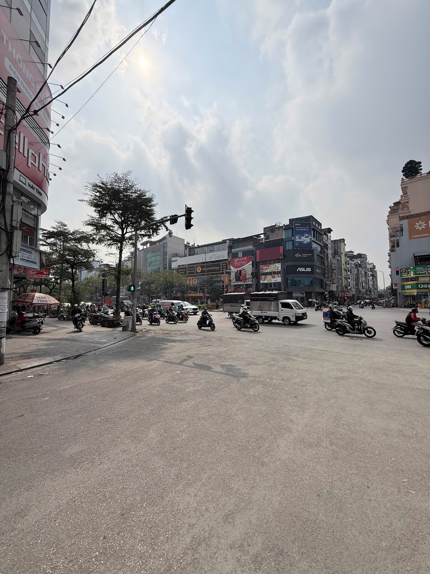 BÁN NHÀ LÕI ĐỐNG ĐA-PHỐ TRUNG PHỤNG-PHÂN LÔ VỈA HÈ-Ô TÔ TRÁNH-Ô TÔ VÀO NHÀ-KINH DOANH ĐA NGÀNH-10M RA MẶT PHỐ-GẦN 3 TRƯỜNG ĐH-BKX-GẦN BVBM-BV V