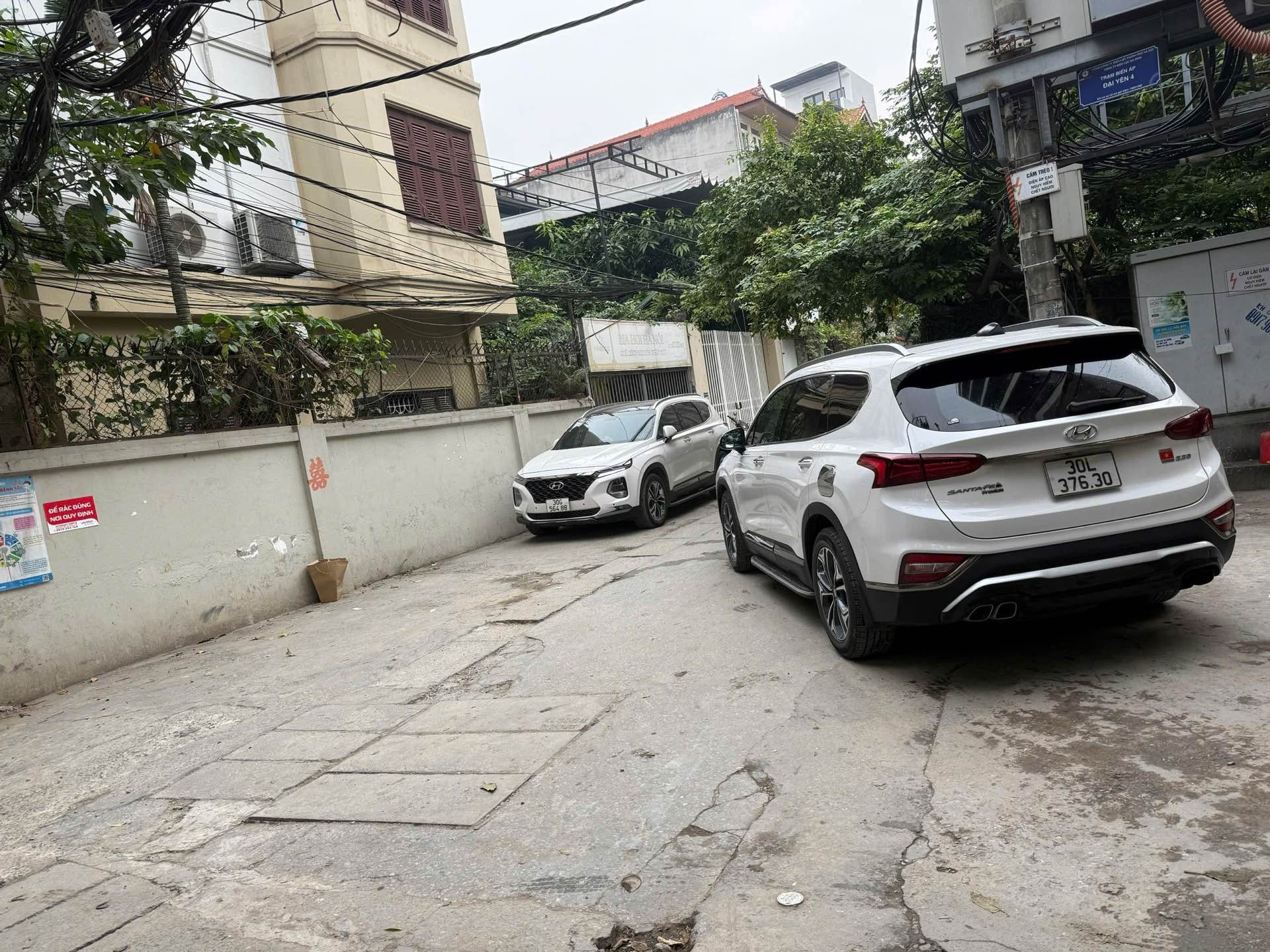 BÁN NHÀ RẤT ĐẸP-THANG MÁY NHẬP KHẨU-Ô TÔ 7 CHỖ VÀO NHÀ-NGÕ THÔNG KINH DOANH SẦM UẤT-NỘI THẤT TIỀN TỶ