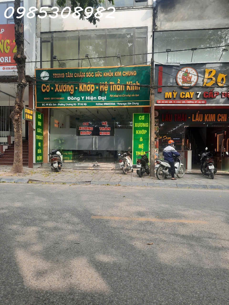 Bán nhà 3 tầng mặt phố Ngọc Hoà, Thị trấn Chúc Sơn, DT 147,3m2, giá 2x tỷ, đẹp